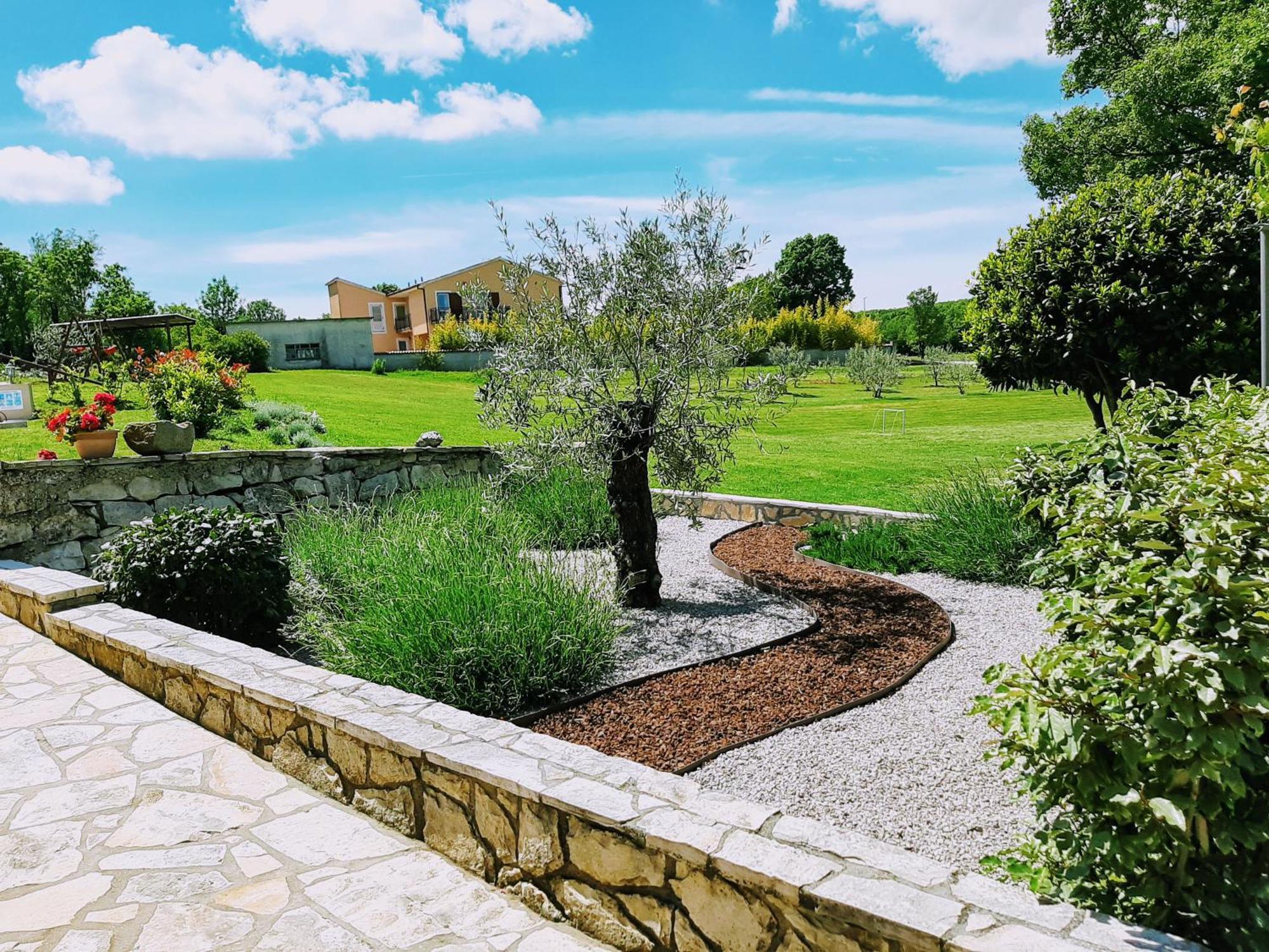 Casa Ivanovac With Pool And Large Front Yard Rasa Exterior photo