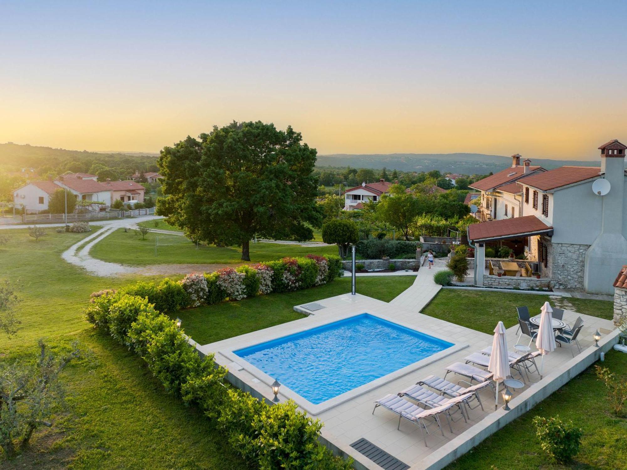Casa Ivanovac With Pool And Large Front Yard Rasa Exterior photo