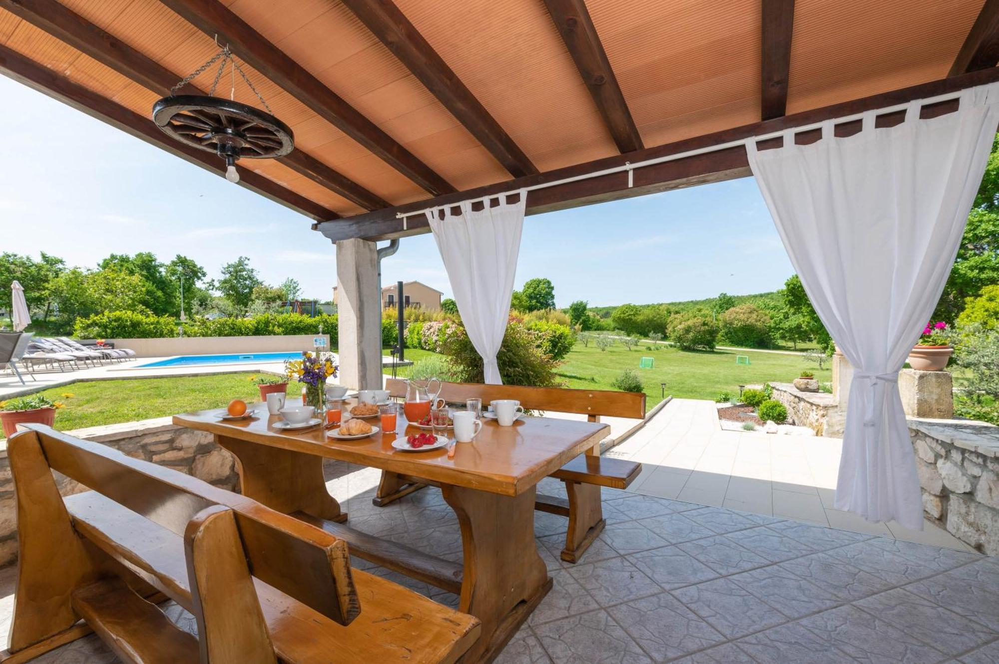 Casa Ivanovac With Pool And Large Front Yard Rasa Exterior photo